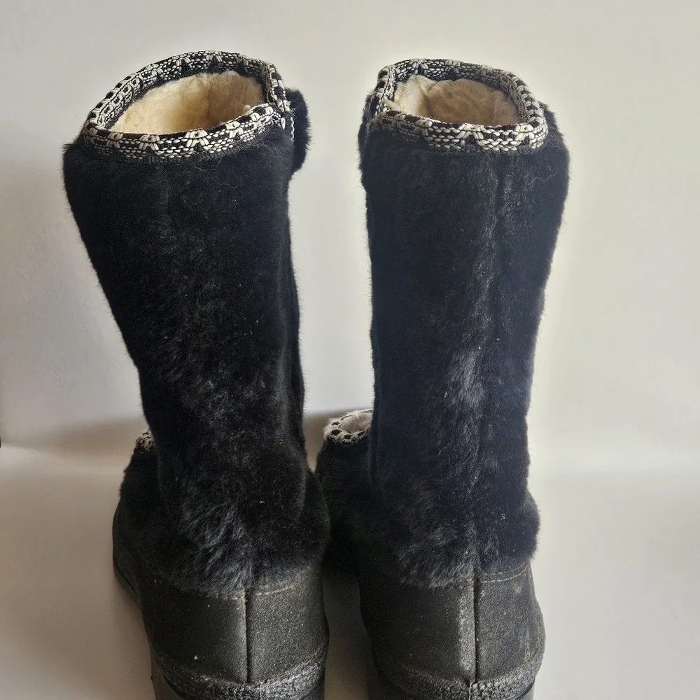 Snowland Sherpa lined Boots Size 7 Amazing Used Condition